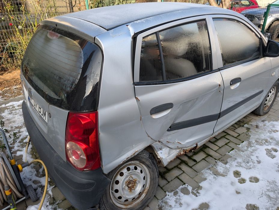 Vând KIA Picanto avariată