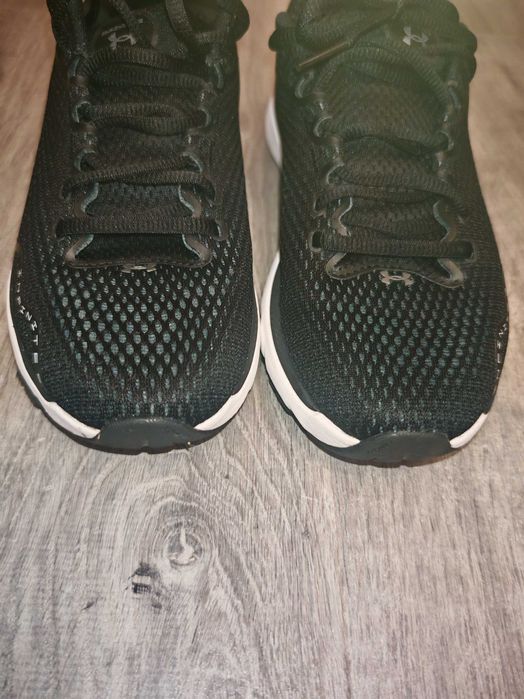 Adidași Under Armour