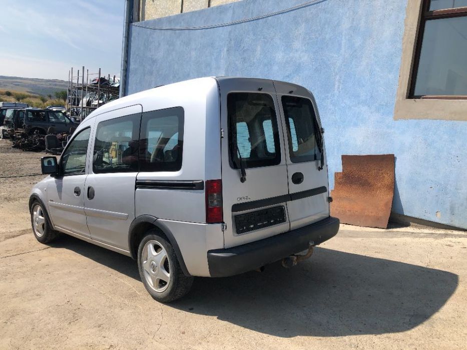 Dezmembrez piesel Opel Combo
