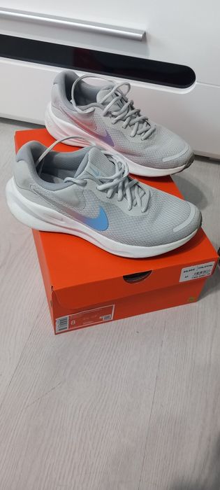 Маратонки Nike  номер 39