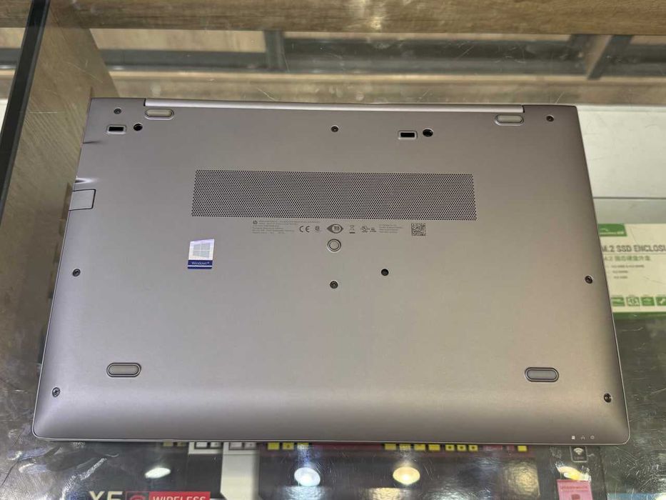 HP ZBook 15U G6 Core i7-8665U озу8гб 256ssd Radeon Pro WX3200