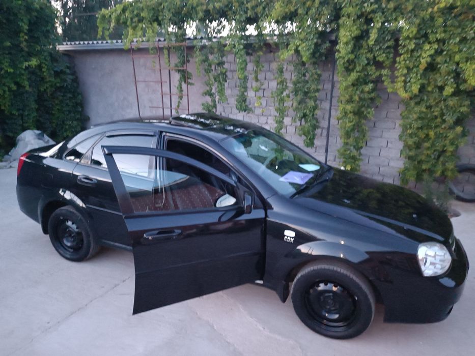 Продается Lasetti  3 позиция.Срочно.