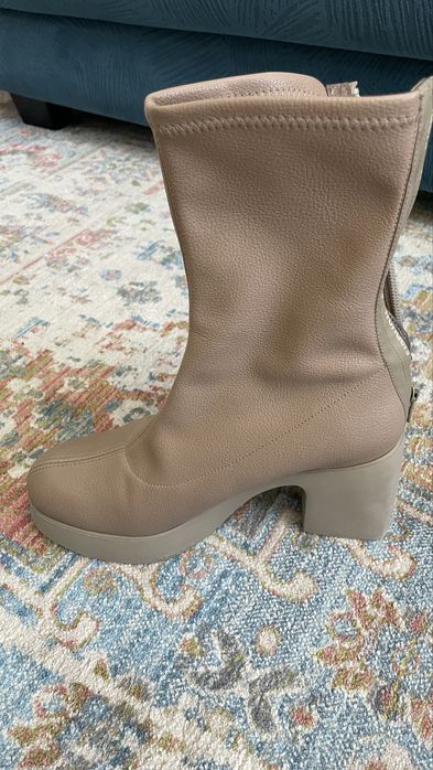 Продам женские осение ботинки