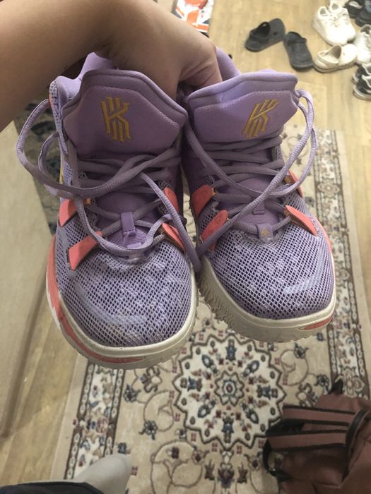 Кроссовки Kyrie 7