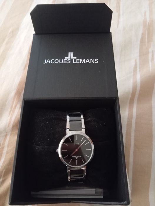 Vând  ceau Jacques Lemans