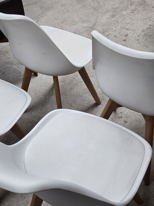 Трапезни столове