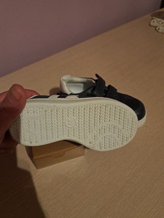 Детски спортни обувки