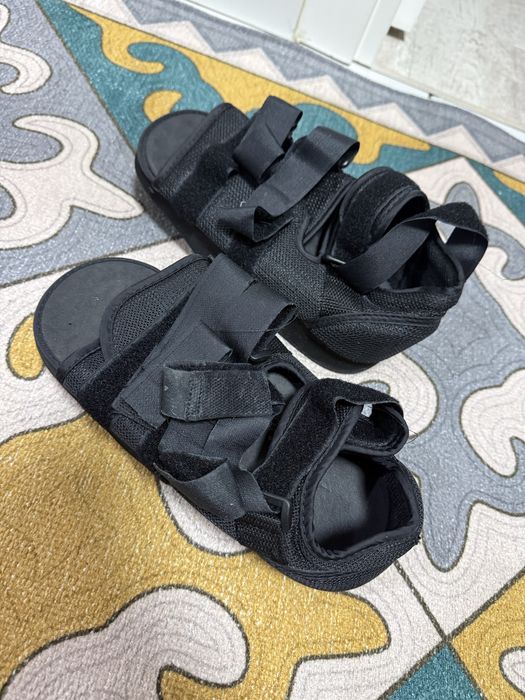 Специальные ботинки Барука