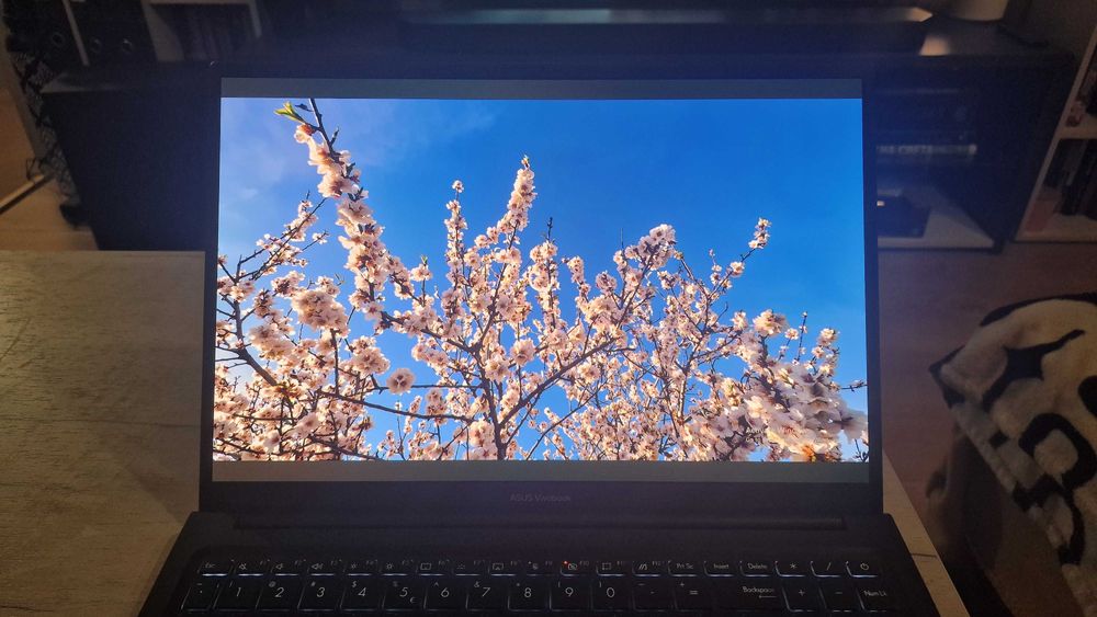 Лаптоп Asus Vivobook 16 инча OLED 3.2k (3200 x 2000), 120 Hz. X1605ZA