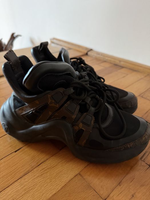 Adidasi Louis Vuitton marimea 37