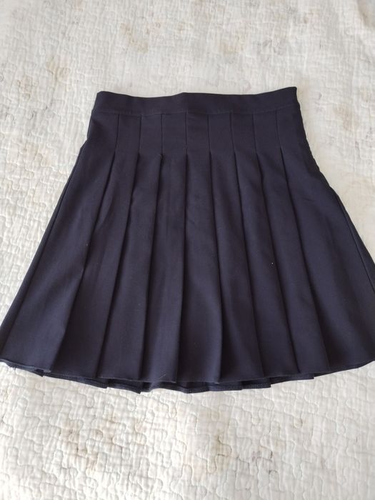 Школьная юбка-тенниска на девушку.