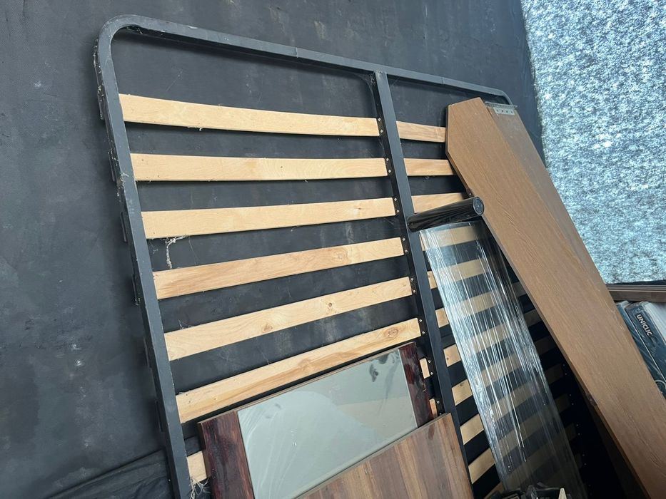 Продам спальный гарнитур