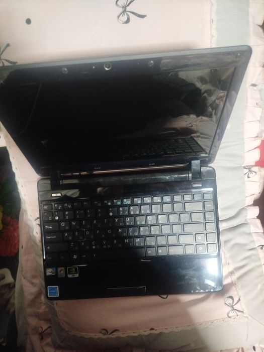 Noutbuk ASUS arzon narxda bervoraman 300 mingan