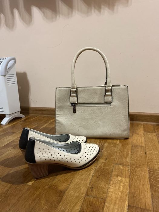 Чанта и обувки без забележки