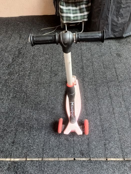 Vând trotineta copii 3 roti