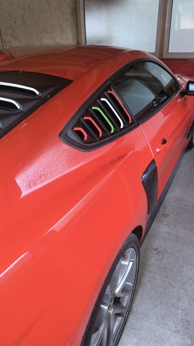 Форд мустанг фейслифт . 31000  евро.