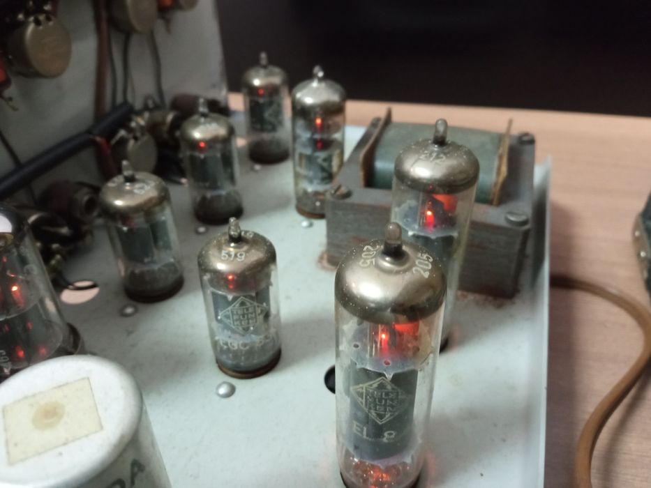 DIXILAND-Китарно кубе лампово.