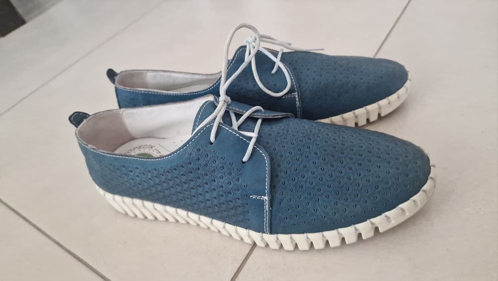 Pantofi din piele