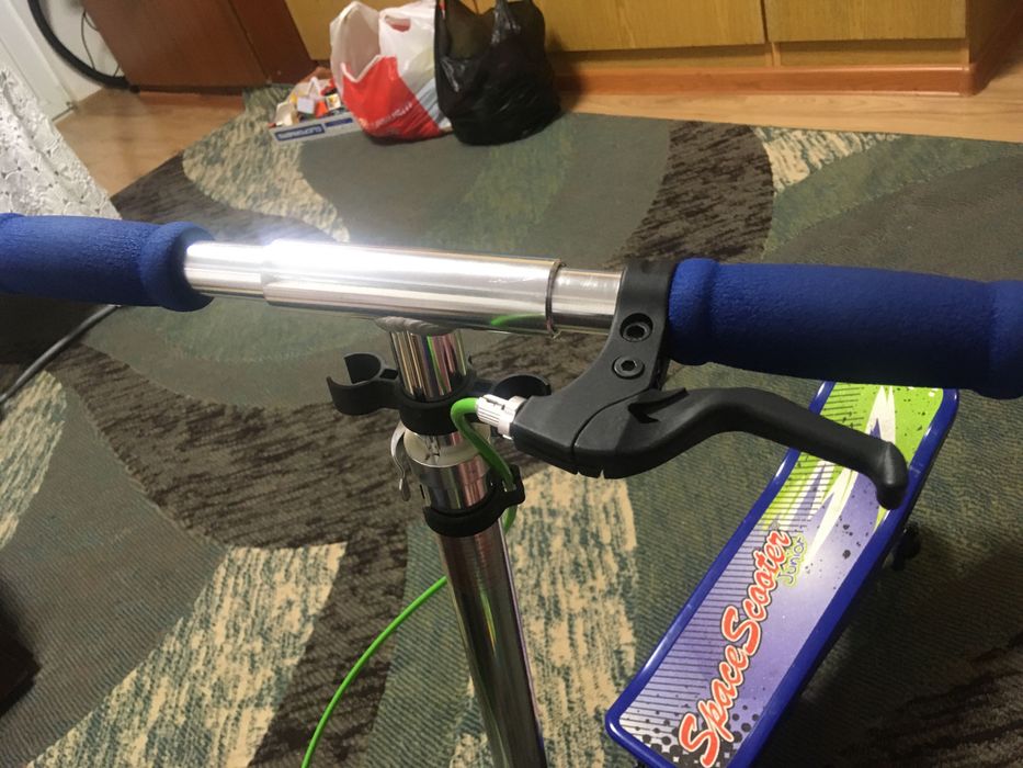 Тротинетка с задвижващ механизъм верига