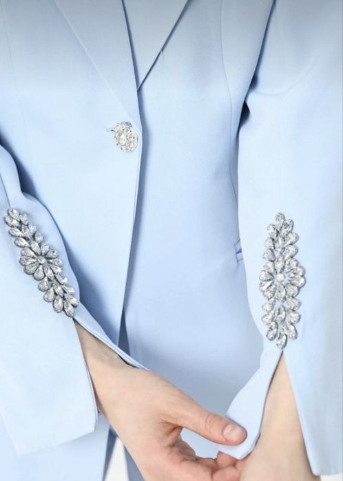 Чисто нов сет в светло син цвят.