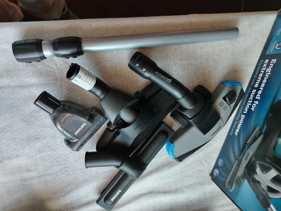 Aspirator fara sac PHILIPS PowerPro Expert seria 7000