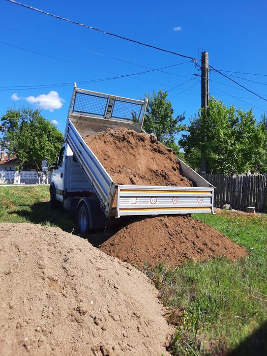 Excavator de închiriat + Camionetă 7.5 pentru diferite lucrări
