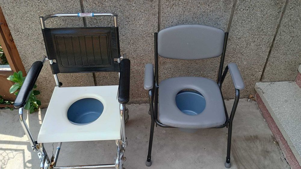 vand scaun cu wc toaleta si scaun cu rotile pentru persoane cu dizabilitati 350 lei neg