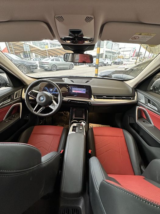 BMW ix1 30L xDrive - AWD 2025 с пробегом в наличии