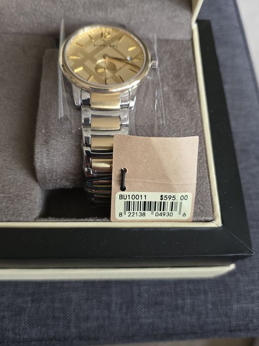 Уникално красив часовник Burberry