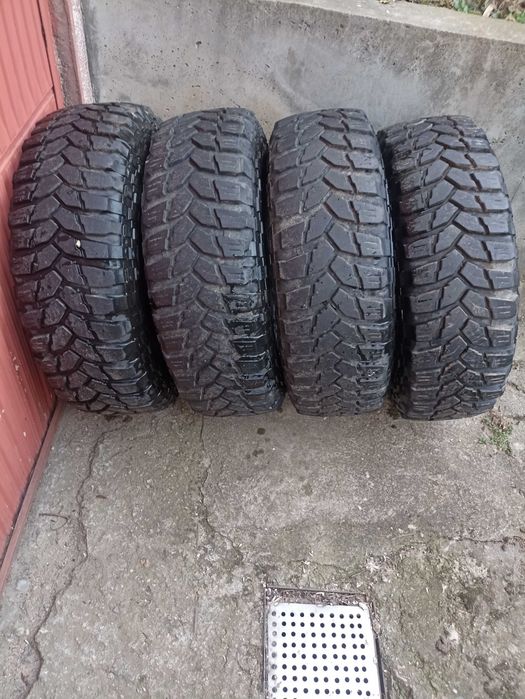 Гуми с джанти 235/75/15