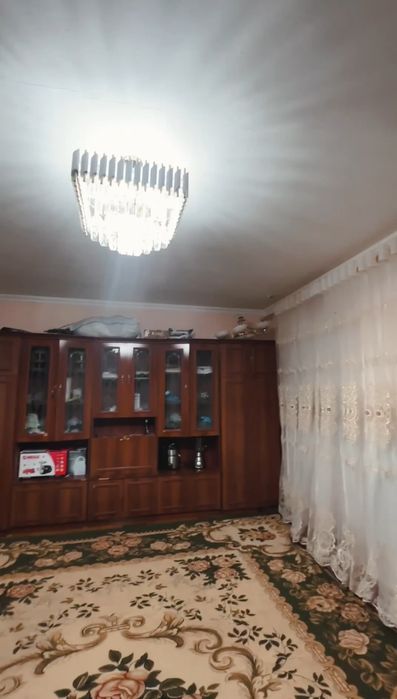 Срочно центрда квартира сатылады