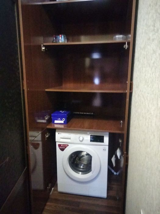 Сдается 1 переделанная в 2х комнатная ,Партсъезд