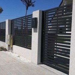 Executăm garduri la comandă clientului