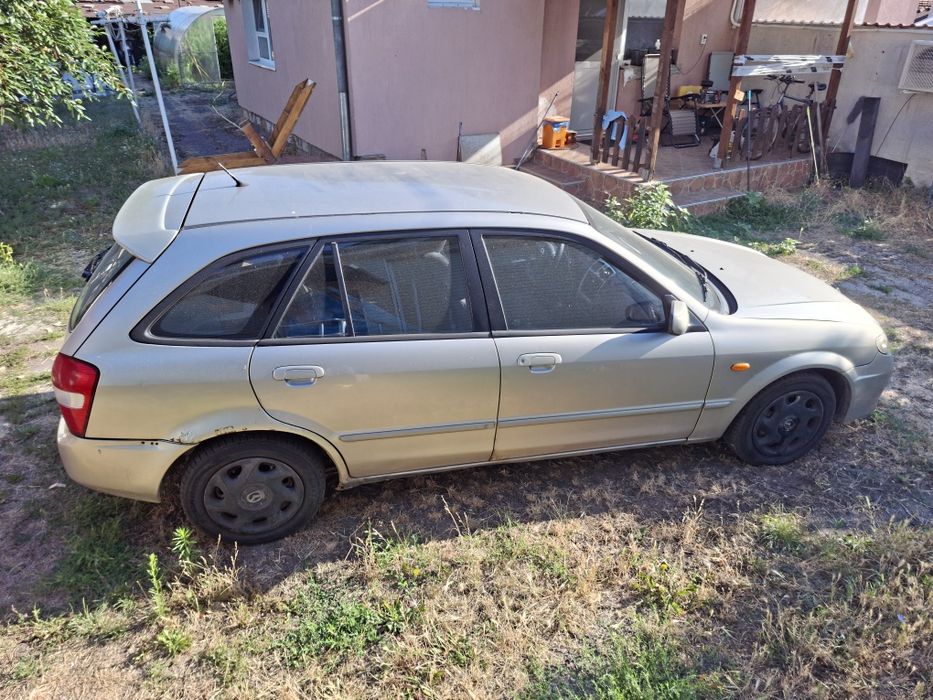 Продавам Мазда 323 f
