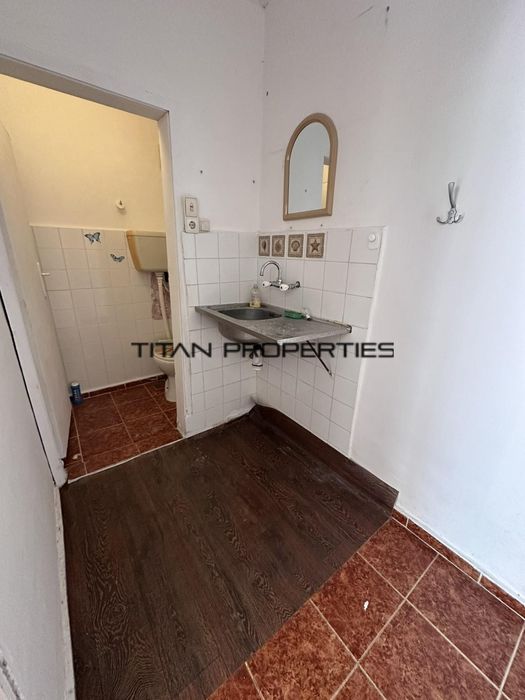 Продава се Магазин в Бургас, Център - 77 кв.м за 1013 €/кв.м - Снимка #2