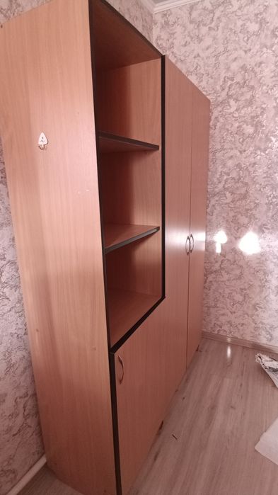 Продам два шкафа б/у