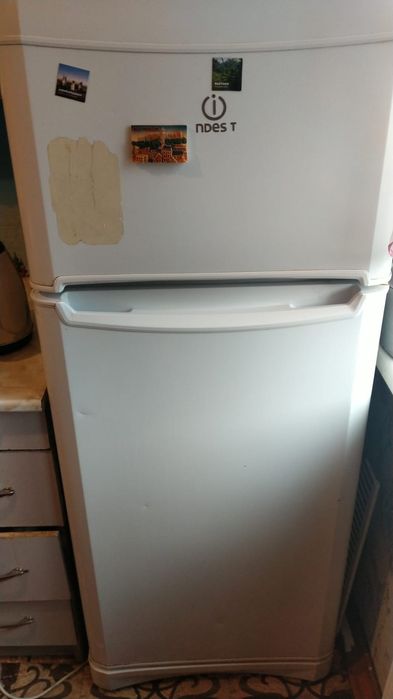 Продается холодильник индезит