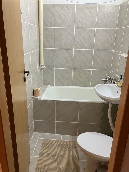 Inchiriez garsoniera in Nicolina