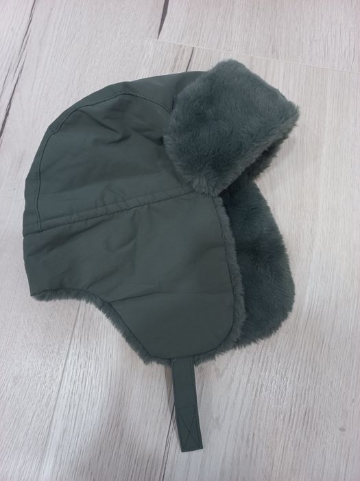 Водоотблъскващ гащеризон с допълнителни шапка, ръкавички и буйки