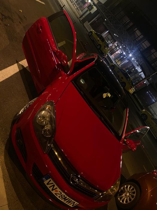 Opel Astra GTC 105 cai