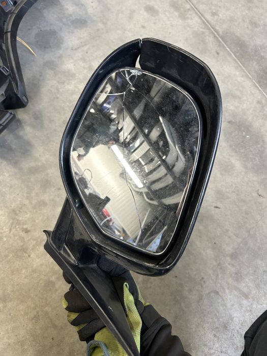 броя ляво и 1 брой дясно огледало Mitsubishi Outlander 3 (2013-2021)