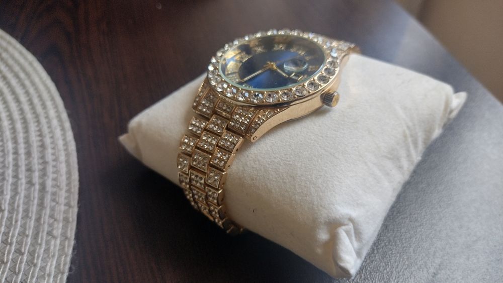 мъжки/женски златен часовник с цирконий