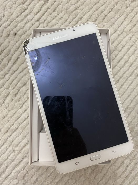 Продам планшет самсунг таб А6