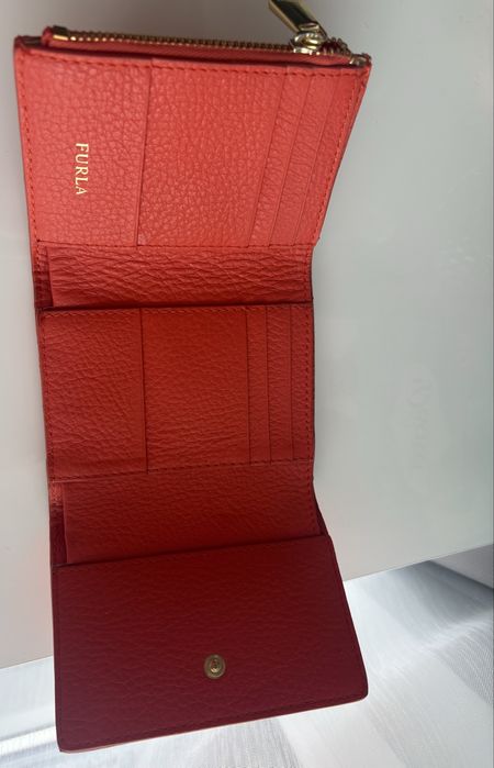 Портфейл Furla - естествена кожа