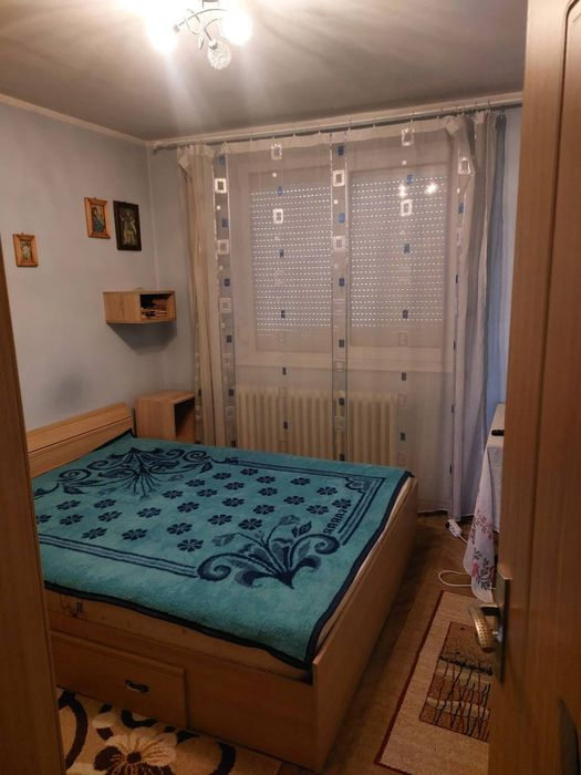 Vând apartament 4 camere d