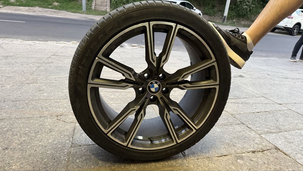 Шины с дисками R 21 на BMW X6