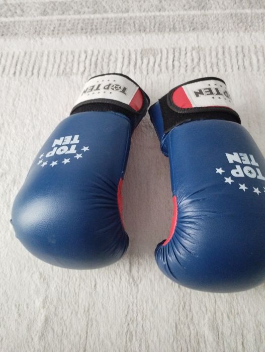 Боксерские перчатки