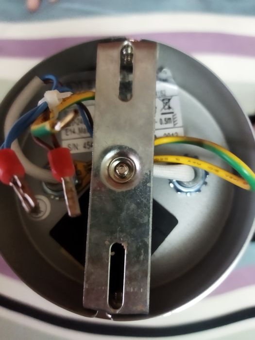 Продам подвесную люстру