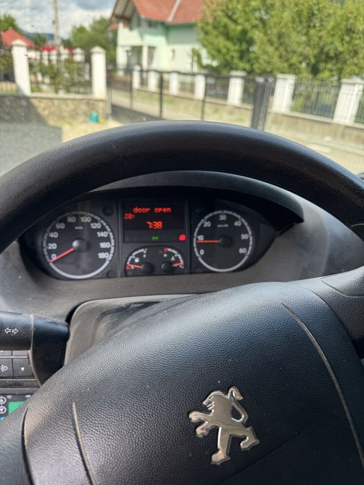 Vand Peugoet boxer frigorific, detalii la numrul de tel