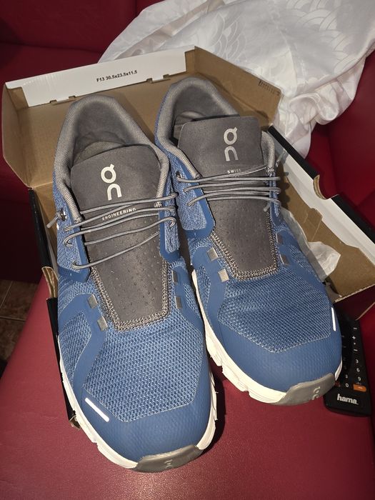 Adidasi ON running cloud 6